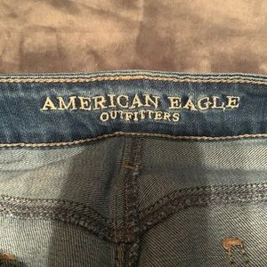Very cute American Eagle jeans loose fit.